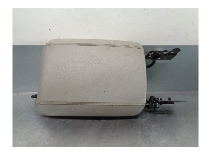 Recambio de apoyabrazos central para mercedes-benz clase r (w251) 3.0 cdi cat referencia OEM IAM A2516801739  