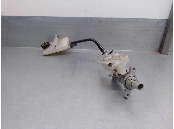 Recambio de bomba freno para renault scenic iv grand limited referencia OEM IAM 460917653R 460917863R 