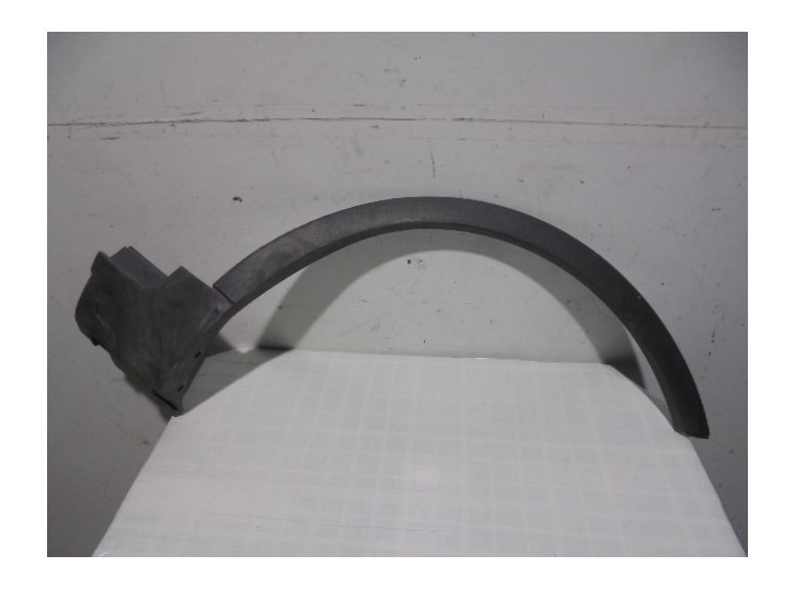 Recambio de aletin delantero derecho para ford kuga (cbv) 2.0 tdci cat referencia OEM IAM 8V41S16D238 NEGRO TEXTURADO 