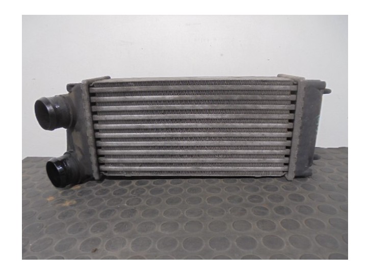 Replacement intercooler for Peugeot 307 (S2) 1.6 16V HDi OEM IAM reference 9648551880 384H5 876923JE VALEO