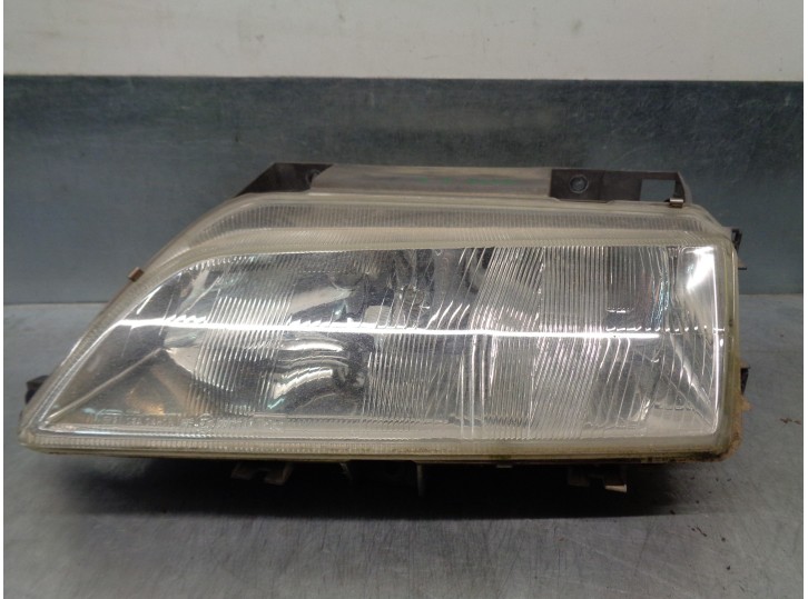 Recambio de faro izquierdo para citroën xantia berlina 2.0 hdi referencia OEM IAM 6204R9 