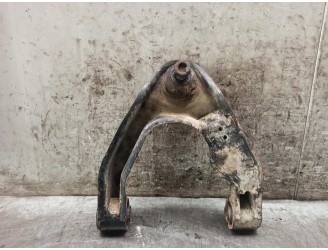 Recambio de brazo suspension superior delantero derecho para nissan pick-up (d22) 2.5 turbodiesel referencia OEM IAM 