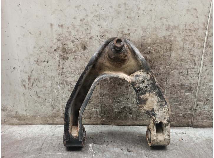 Recambio de brazo suspension superior delantero derecho para nissan pick-up (d22) 2.5 turbodiesel referencia OEM IAM 