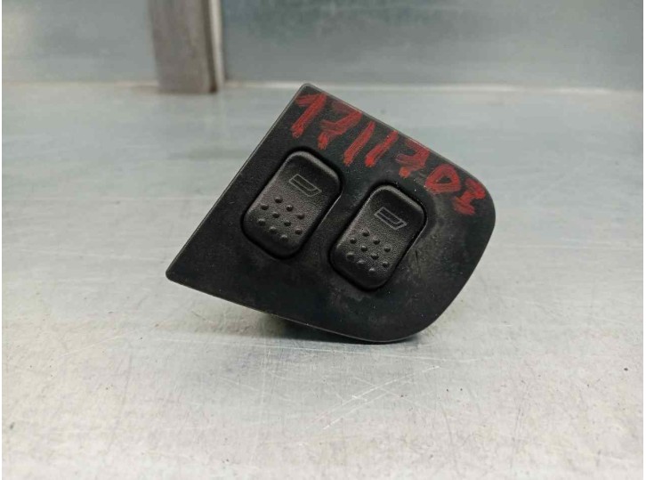 Replacement front left window regulator switch for Alfa Romeo 145 1.6 16V CAT OEM IAM reference 153049000 60629716 