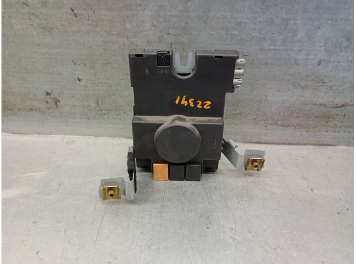 Recambio de antena para audi a3 (8p1) 2.0 tdi referencia OEM IAM 8P3035225 8P3035225 