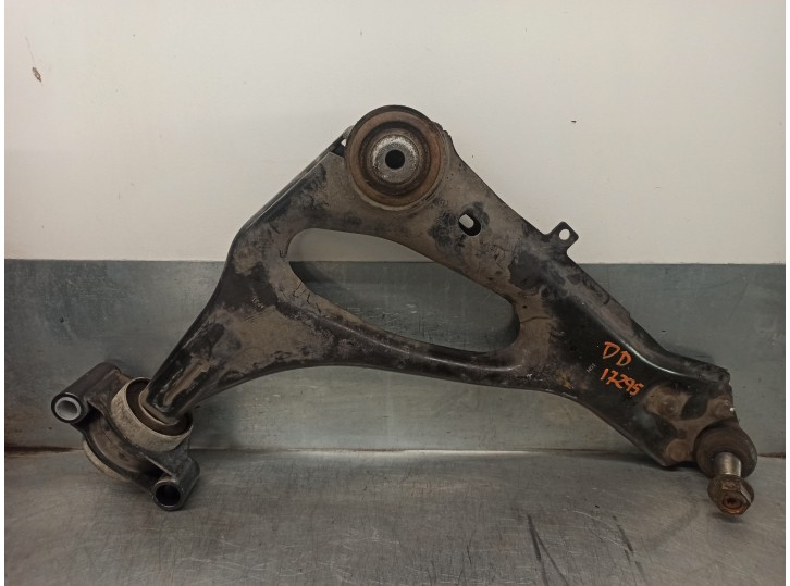 Recambio de brazo suspension inferior delantero derecho para mercedes-benz clase v (w447) referencia OEM IAM A4473307600 