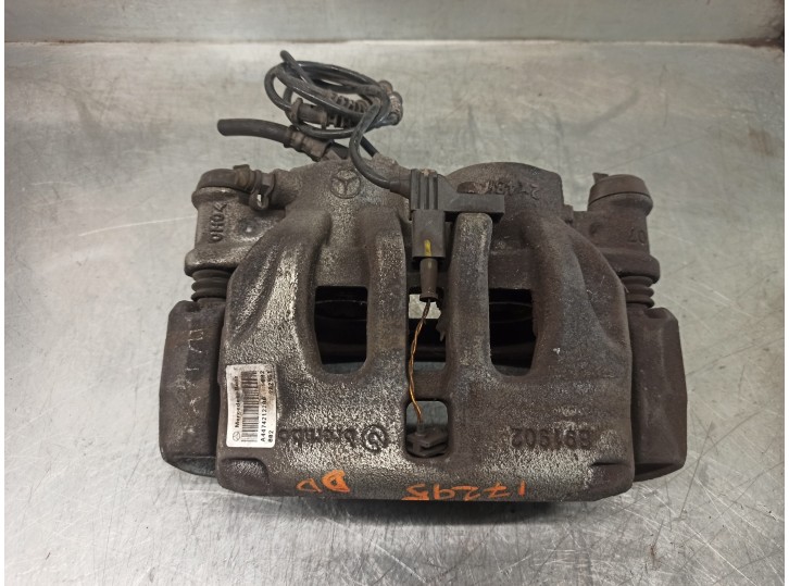 Recambio de pinza freno delantera derecha para mercedes-benz clase v (w447) referencia OEM IAM A4474212200 B91902 BREMBO