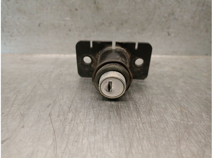 Recambio de bombin porton trasero para seat 127 referencia OEM IAM HB HB 