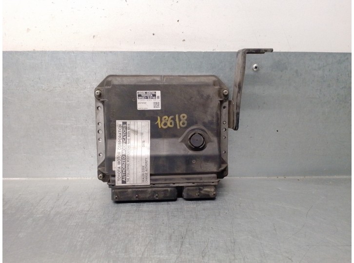 Recambio de centralita motor uce para lexus is 200 (ds2/is2) d-cat referencia OEM IAM 8966153740 1758000284 DENSO