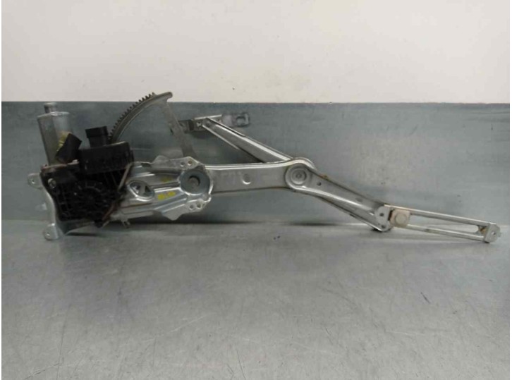 Recambio de elevalunas delantero izquierdo para opel astra g berlina 2.0 16v di cat (x 20 dtl / ld3) referencia OEM IAM 90521875