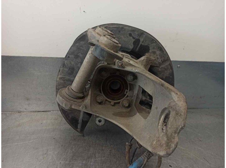 Replacement rear right stub axle for BMW X5 (E53) 3.0d OEM IAM reference 