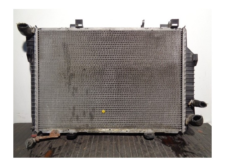 Replacement water radiator for Mercedes-Benz C-Class (W202) saloon 2.2 CDI 16V CAT OEM IAM reference 2025006303 20515 BEHR