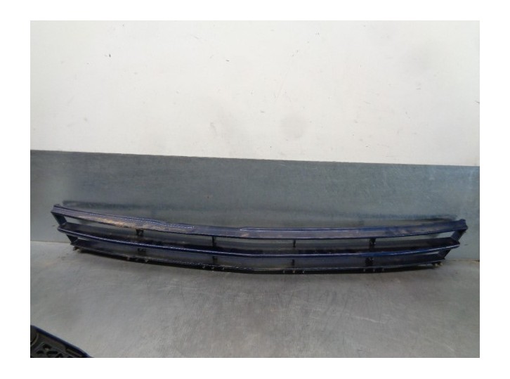 Recambio de rejilla paragolpes delantero para lexus rx300 (mcu15) luxury referencia OEM IAM 5261148010  