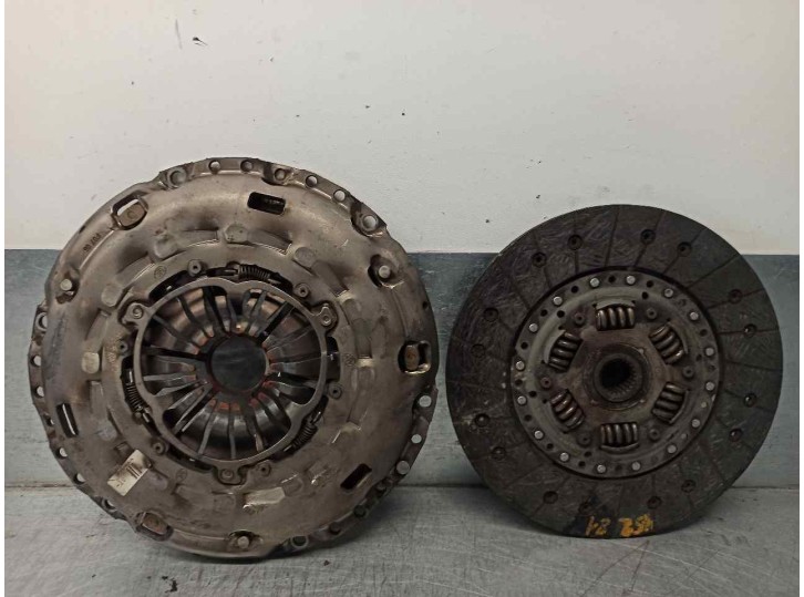 Replacement clutch kit for Ford Kuga (CBV) 2.0 TDCi cat OEM IAM reference 8V417563DA 30783404 LUK