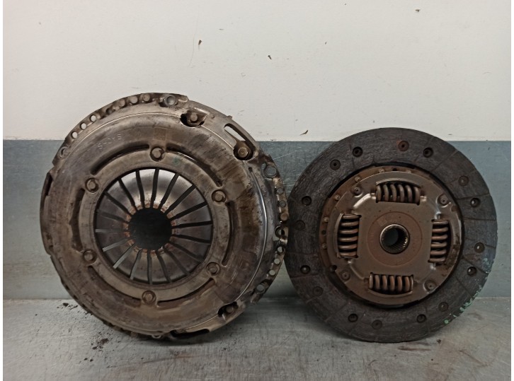 Recambio de kit embrague para skoda fabia 1.2 tsi referencia OEM IAM 04E141026 3082001907 SACHS