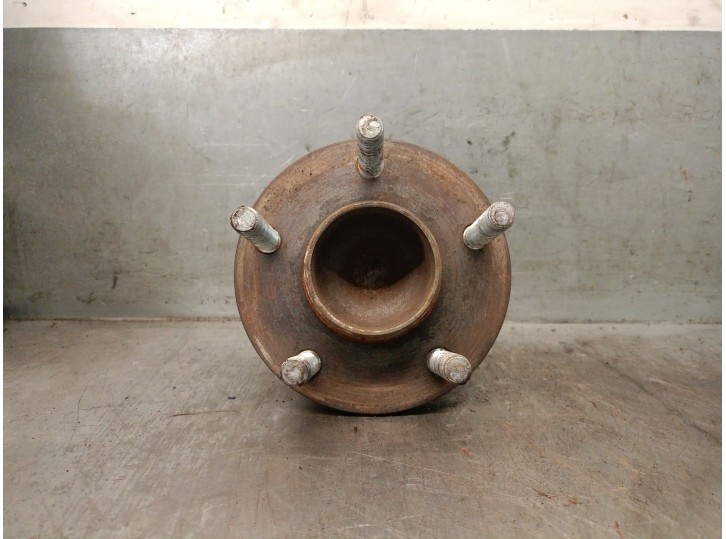 Replacement rear left stub axle for Volvo C30 (533) 1.8 OEM IAM reference 31340686 31340686 