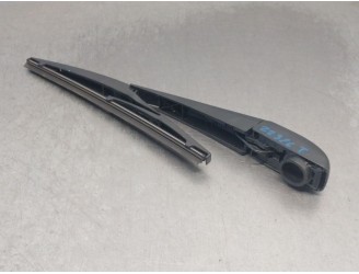 Replacement of rear wiper arm for Toyota RAV 4 IV (_A4_) 2.5 Hybrid (AVA42_) OEM IAM reference 8524142090 8524142090 06962