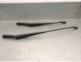 Recambio de brazo limpia delantero derecho para skoda scala (nw1) 1.0 tsi referencia OEM IAM 657955410 657955410 