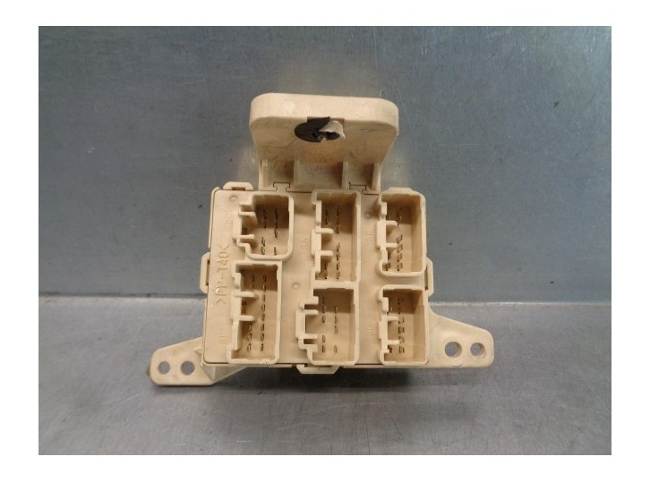 Recambio de caja reles / fusibles para lexus rx300 (mcu15) luxury referencia OEM IAM 8273248021  