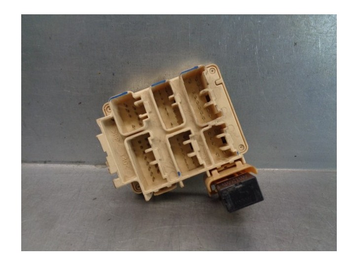 Recambio de caja reles / fusibles para lexus rx300 (mcu15) luxury referencia OEM IAM 9098702020  