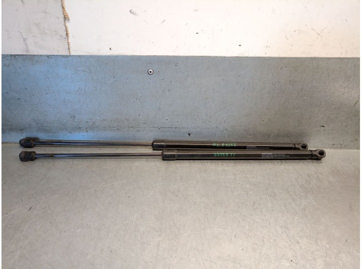 Replacement trunk / tailgate shock absorbers for Skoda Scala (NW1) 1.0 TSI OEM IAM reference 657827551A 657827551A 