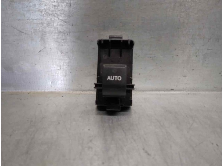 Recambio de mando elevalunas delantero derecho para lexus is 250c 2.5 v6 cat referencia OEM IAM 8481033110 