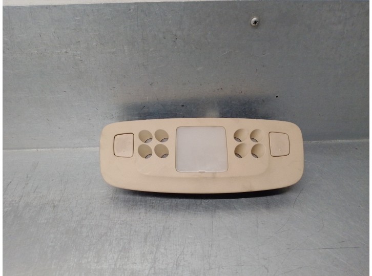 Recambio de luz interior para lexus is 200 (ds2/is2) d-cat referencia OEM IAM 8136053010A0 TRASERA 