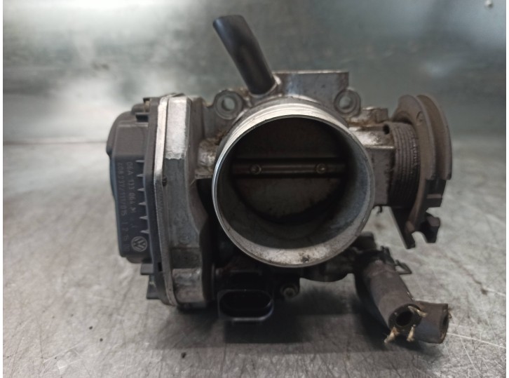 Recambio de caja mariposa para audi a3 (8l) 1.8 20v referencia OEM IAM 06A133064M 408237111015 VDO