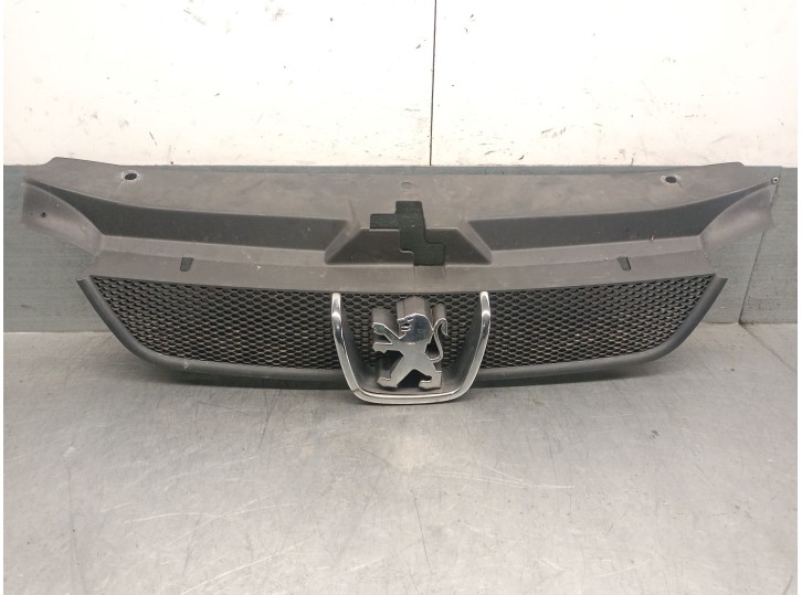 Recambio de rejilla delantera para peugeot 406 berlina (s1/s2) 2.0 hdi referencia OEM IAM 9631250277 7804J2 