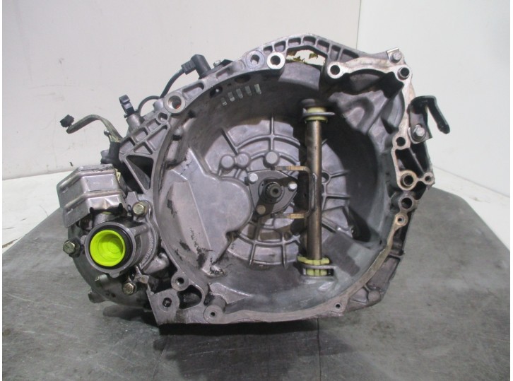 Recambio de caja cambios para citroën xantia berlina 1.9 turbodiesel referencia OEM IAM 20CH97 8212441 