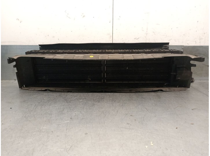 Recambio de calandra delantera de radiador para skoda scala (nw1) 1.0 tsi referencia OEM IAM 657122321 657122321 