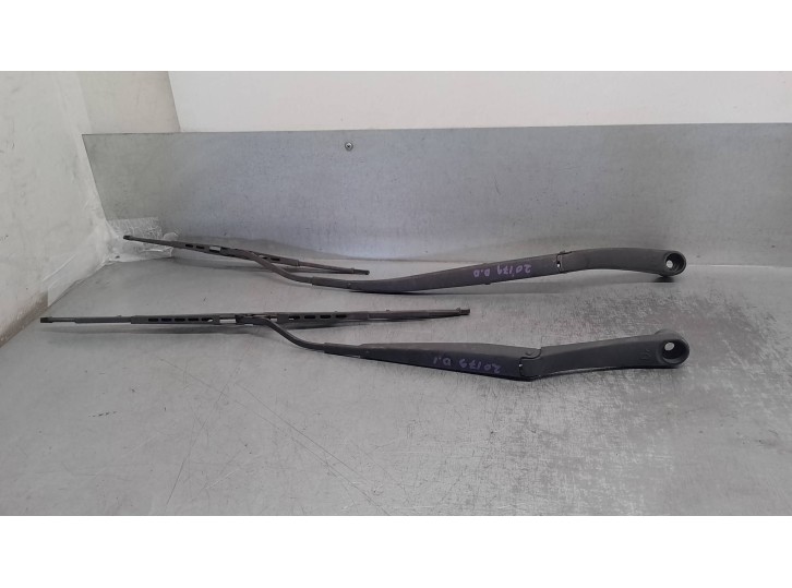 Recambio de brazo limpia delantero derecho para hyundai i10 1.2 cat referencia OEM IAM 983200X000  