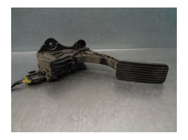 Recambio de potenciometro pedal para hyundai i30 1.6 crdi cat referencia OEM IAM 327002B300 32700XXXXX 