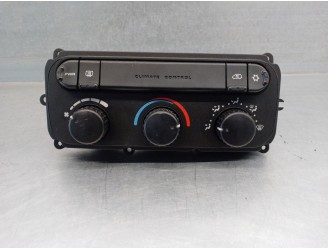 Replacement heating / air conditioning control unit for Chrysler Grand Voyager (RG) 2.5 OEM IAM reference 05005001AF 3200435779