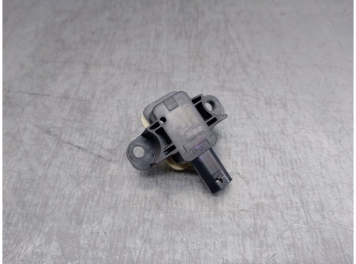 Recambio de sensor impacto para mercedes-benz clase v (w447) referencia OEM IAM A1668210351 56054084AA 