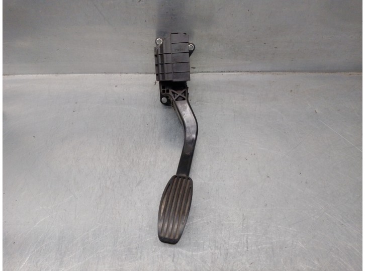 Recambio de potenciometro pedal para ford ka (ccu) 1.2 8v cat referencia OEM IAM 1582729 