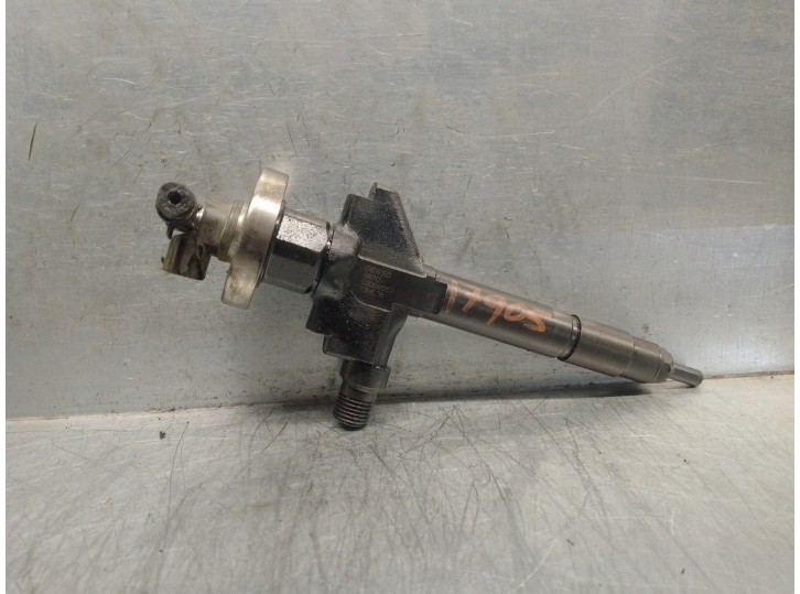 Recambio de inyector para mazda 6 berlina (gg) 2.0 diesel cat referencia OEM IAM 13H50B 5870 DENSO