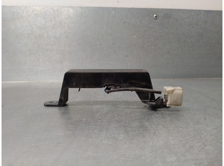 Recambio de antena para lexus is 200 (ds2/is2) d-cat referencia OEM IAM 8999741010 