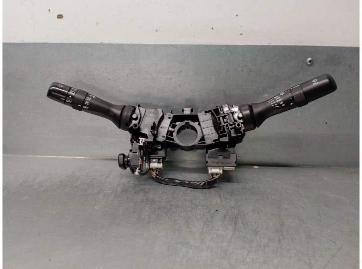 Recambio de mando luces para lexus is 200 (ds2/is2) d-cat referencia OEM IAM 173832 INTERMI/LIMPIA 