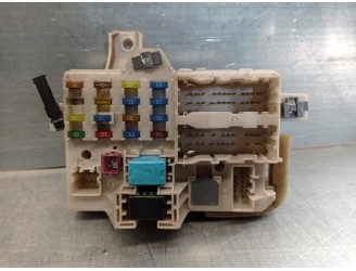 Replacement relay / fuse box for Mazda 6 sedan (GG) 2.0 diesel cat OEM IAM reference GJ6A66730B 