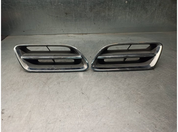 Recambio de rejilla delantera para nissan primera berlina (p11) gx referencia OEM IAM 623102F827 623102F825 GRIS