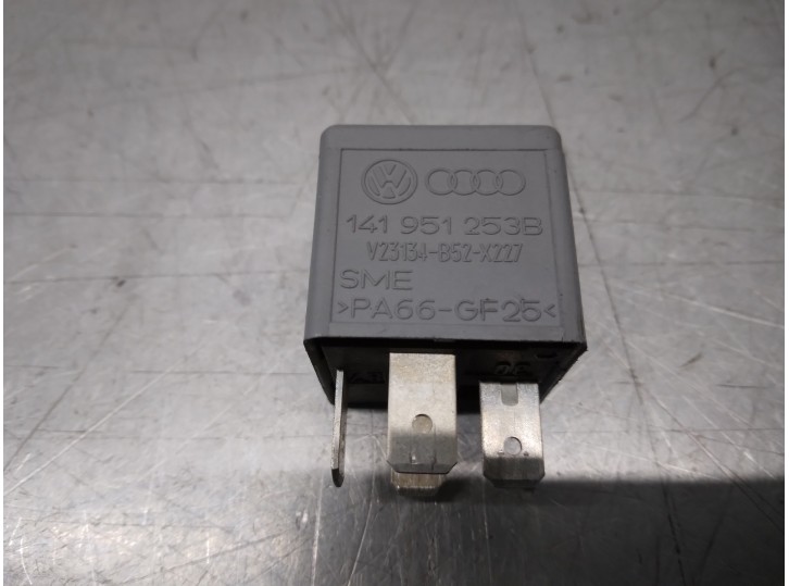 Recambio de rele para volkswagen golf iv berlina (1j1) 1.9 tdi referencia OEM IAM 141951253B  