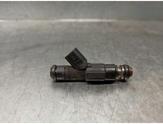 Replacement injector for Chrysler Voyager (GS) 2.4 Family OEM IAM reference 04669938 0280155784 BOSCH