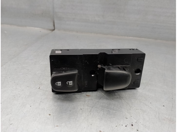Recambio de mando elevalunas delantero derecho para nissan juke (f15) 1.6 16v referencia OEM IAM 254111KA5A 