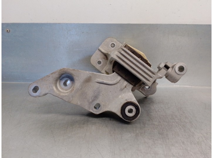 Recambio de soporte motor derecho para mercedes-benz clase v (w447) referencia OEM IAM A4472411200 