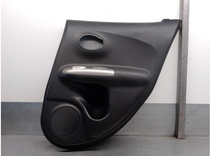 Recambio de guarnecido puerta trasera derecha para nissan juke (f15) 1.6 16v referencia OEM IAM 829001KB0A  5 PUERTAS