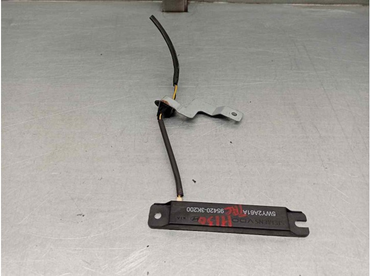 Replacement antenna for Hyundai IX 55 Style OEM IAM reference 954203K200 5WY2A61A SIEMENS