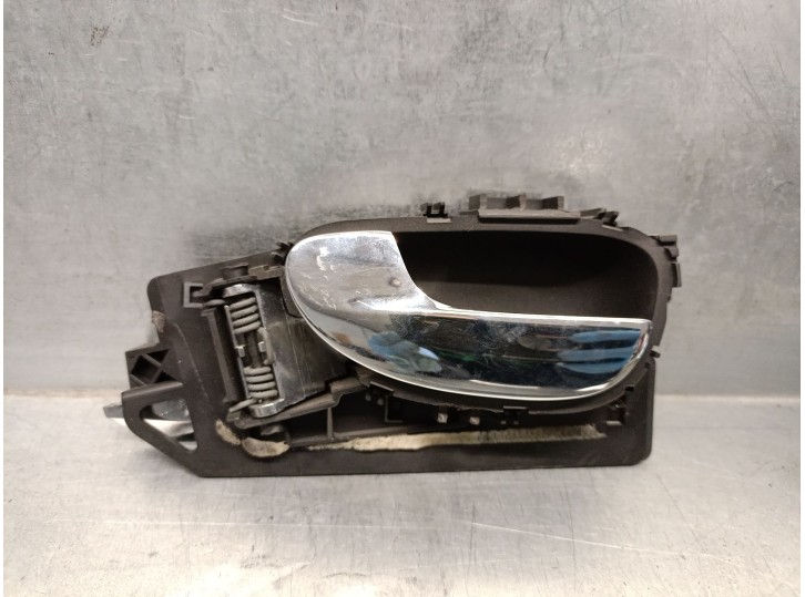 Replacement left front interior door handle for peugeot 307 cc (s1) 2.0 16v cat OEM IAM reference 9643604577 9143F4 