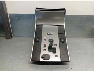 Replacement console for Hyundai ix 55 Style OEM IAM reference 846503J640 