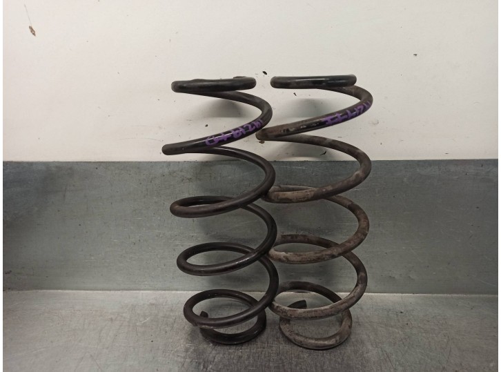 Recambio de muelle amortiguacion para toyota yaris 1.3 16v cat referencia OEM IAM 482310D640  